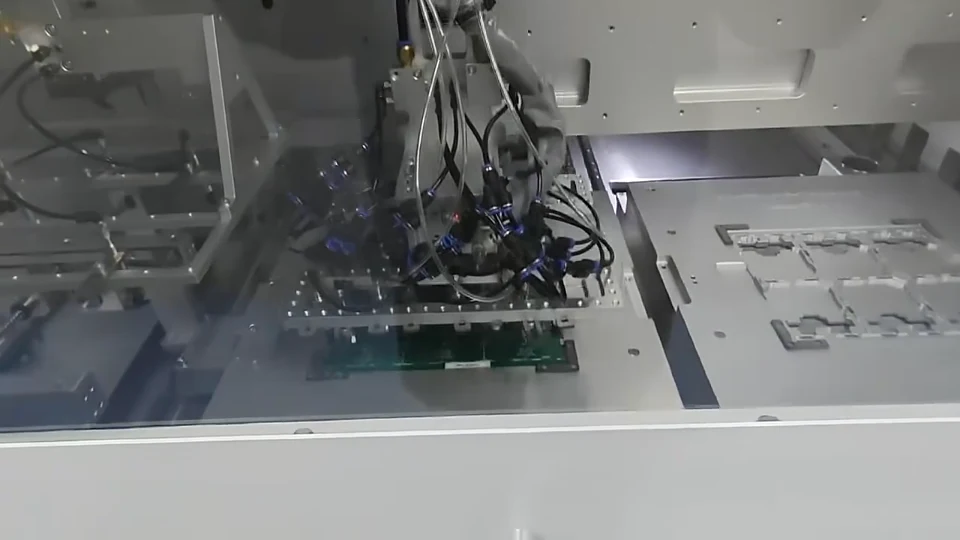 Suction lines and handling head over a supported panel